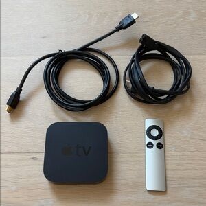 Apple TV 3rd Generation with Remote and HDMI Cable